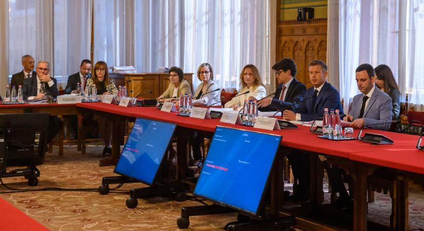 Bűncselekménnyé nyilvánítja a Tisza, ha valaki hazudik egy parlamenti vizsgálóbizottság előtt, öt testület vizsgálná a NER visszaéléseit