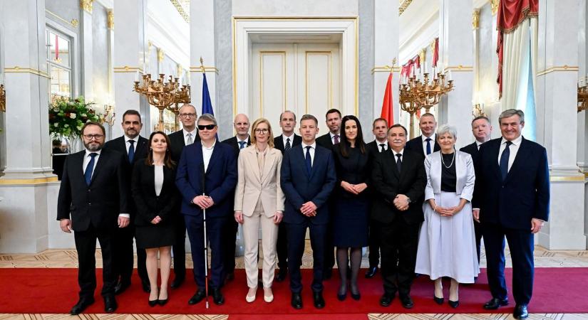 Totális fordulat, először szólalt meg a Tisza az ukrán gabona botrányáról: elismerték, hogy súlyos hibát követtek el, célt ért a Fidesz – "A kormányzat sürgős intézkedéseket tett"