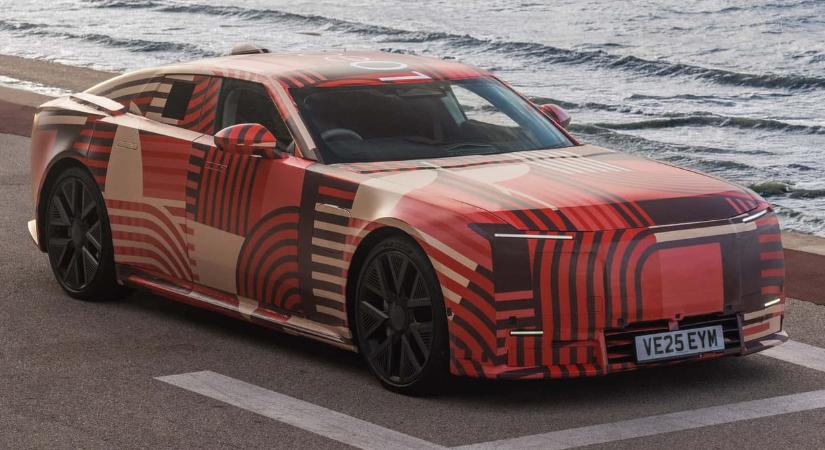 Egyre kevesebb az álcázás: így nézhet ki az új elektromos Jaguar
