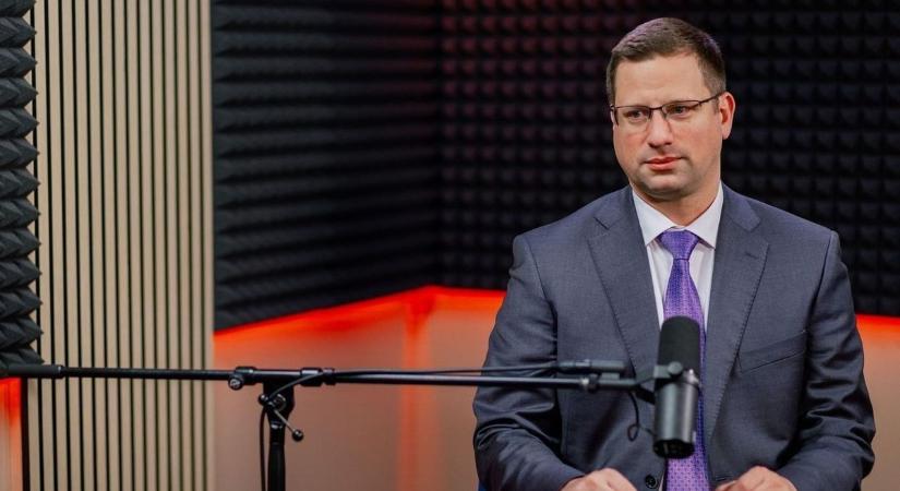 Gulyás Gergely: A Tisza az európai migrációs paktum elfogadásának is megágyazna az alkotmánymódosítással