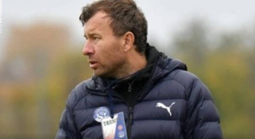 Gyermekpornográfiát kerestek, női futballistáit videózó edzőre bukkantak a rendőrök