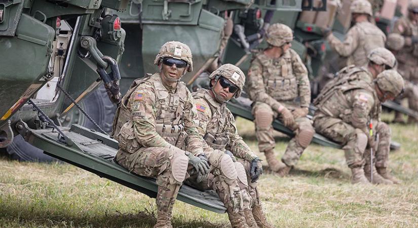 A lengyelek csak az amerikai védőernyőben bíznak