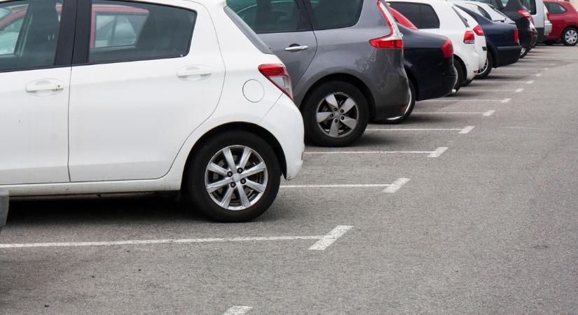 Duplájára drágulhat a parkolás Budapesten: ezek az autósok fizethetnek sokkal többet