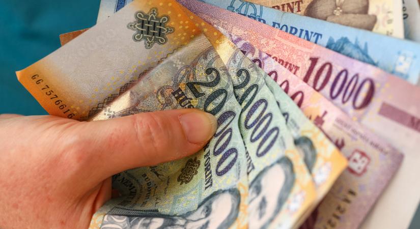 Vaskos összeget utalhatnak sok magyarnak: ezen múlik, ki kaphat pénzt