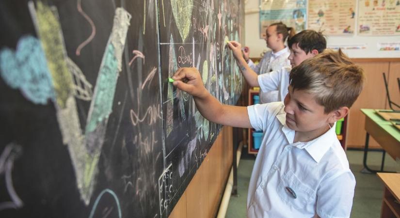 Most jött! Később kezdődik idén a nyári szünet