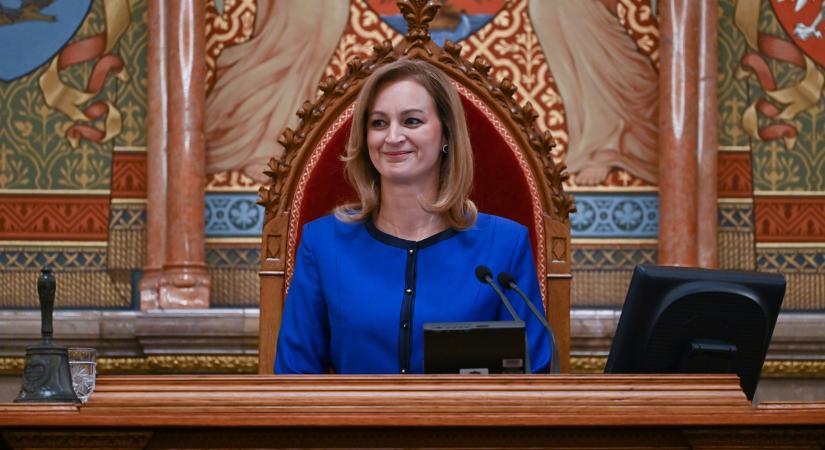 Modernre cserélte Forsthoffer Ágnes a 124 éves házelnöki széket