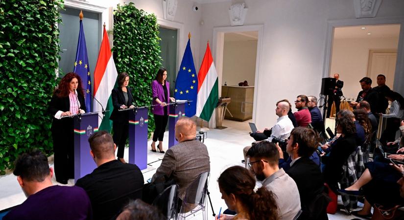 Átok ül a kormányszóvivőkön? Volt, aki egy hetet sem bírt ki – Történetek a gyorsíróbajnoktól a hatnapos karrierig