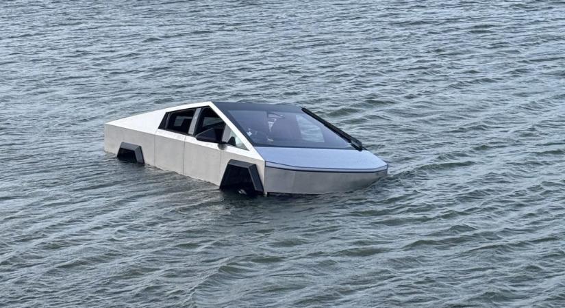 Direkt a tóba hajtott, mert azt hitte, a Tesla Cybertruck a vízen is simán átmegy