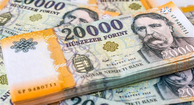 Márciusban is jelentősen nőttek a bérek Magyarországon - 780 ezer forint az átlagkereset!