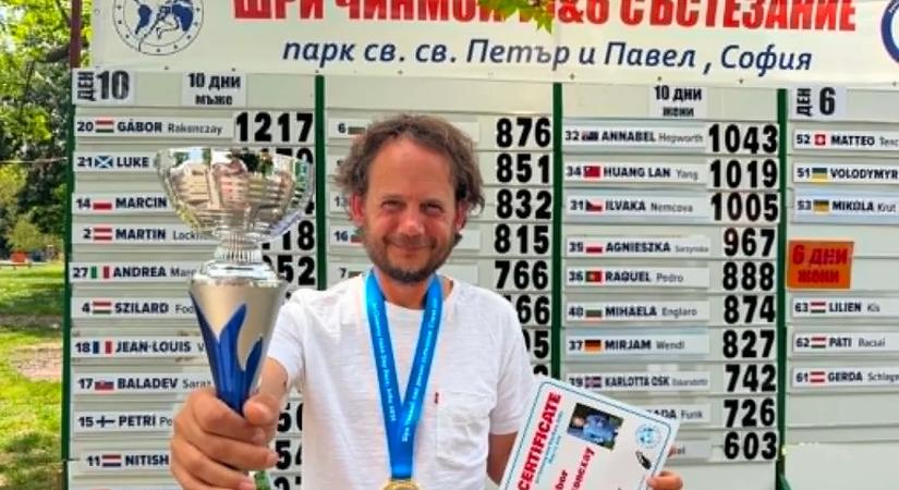 Belső utazás, sakkjátszma, versenyló legyőzése – Rakonczay Gábor tíznapos sikere