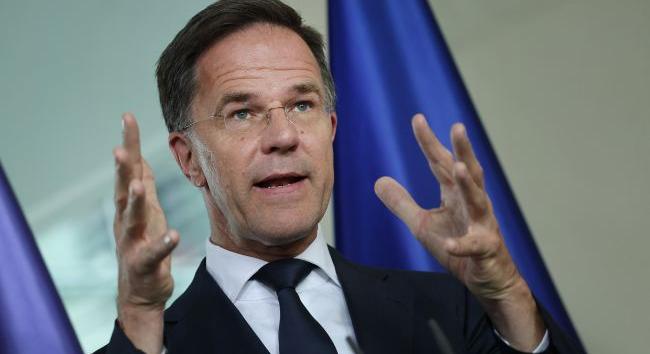 A NATO „pusztító következményekkel” fenyegette meg Oroszországot egy Ukrajna elleni atomcsapás esetén
