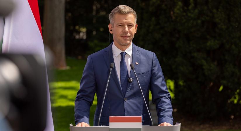 Nem hallgatnak a követők. Azonnal kiszúrták ezt Magyar Péteren a miniszterelnöki találkozón, és...
