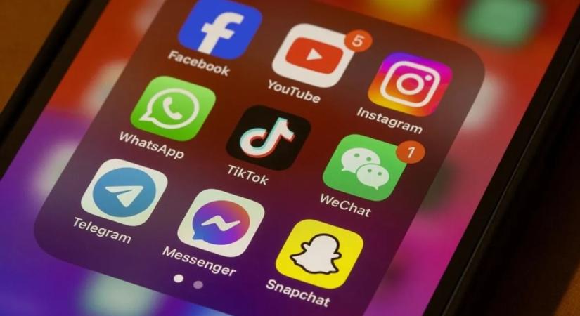 Besokalltak fogyasztóvédők, panaszt nyújtottak be a Meta, a TikTok és a Google ellen