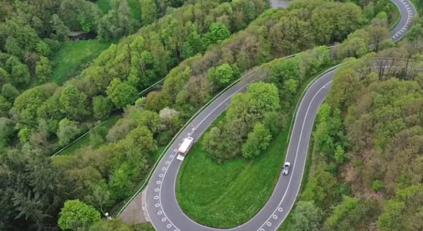 Mik ezek a fehér körök a sógoroknál? – ezt egy magyar autós sem érti