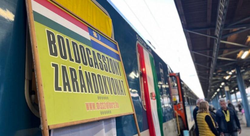 A magyarság ikonikus találkozóhelyére tart a mozgó kápolna