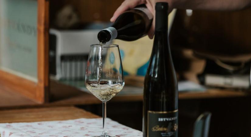 Kezdődik a Szegedi Borfesztivál, a hétvégén nagykoncertek is lesznek