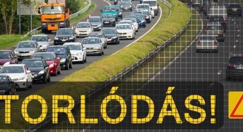 Baleset miatt torlódás az M1-es lébényi szakaszán