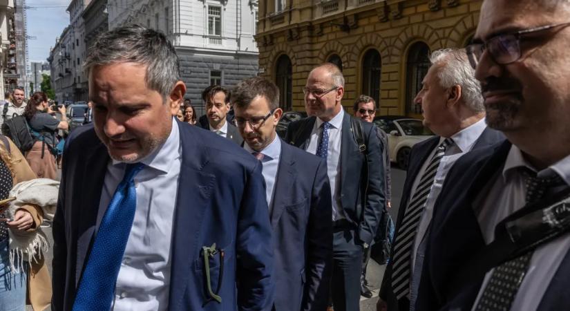 286 milliárd forint mínusz: nagyon úgy tűnik, hogy tényleg trükközött az Orbán-kormány az idei költségvetéssel