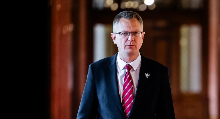 Rétvári Bence: Magyar Péter fél Orbán Viktor visszatérésétől, azért akarja utólag kizárni az Alaptörvényből