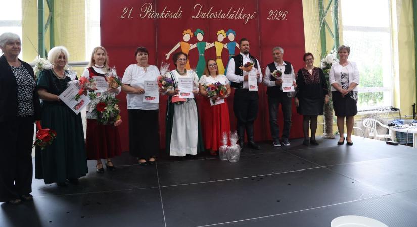 Jókedv és a közös éneklés tartja össze a települések dalköreit (videó, képgaléria)