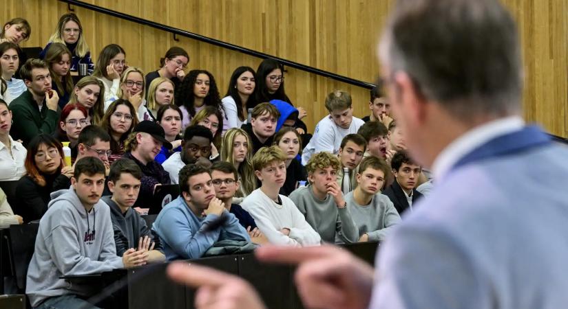 Jöhet az egyetemek államosítása – a Tisza nekiment a kekva-rendszernek