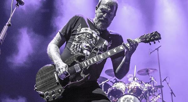 Ebben a dalban hallható Brent Hinds egyik utolsó gitárszólója