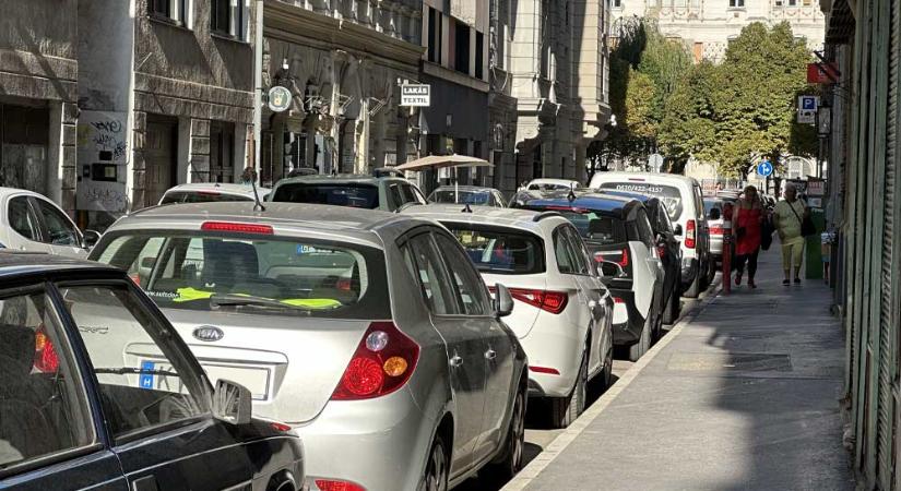 Duplájára drágul a parkolás Budapesten, az új szabályozás csak bizonyos autókat fog érinteni