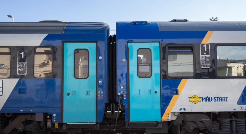 Egy hónapig pótlóbuszra kell szállni a Somogy InterCity utasainak