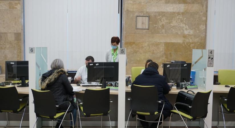 A kormányhivatalokban is folyik majd a vér