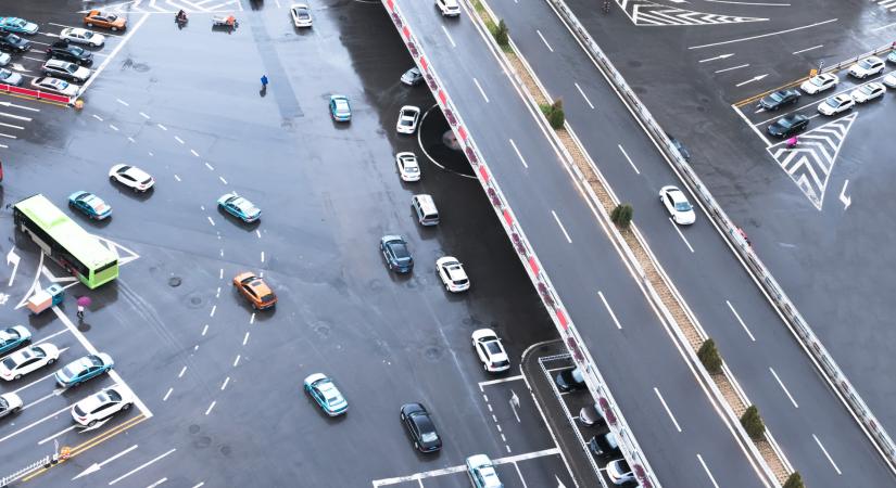 Magyar fejlesztésű okos parkolási rendszer valósul meg három kínai városban