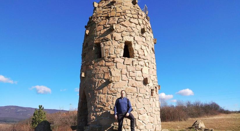 Túra az Ördögtorony tanösvényen: Kisamerika, kaptárkövek, Millenniumi-kilátó