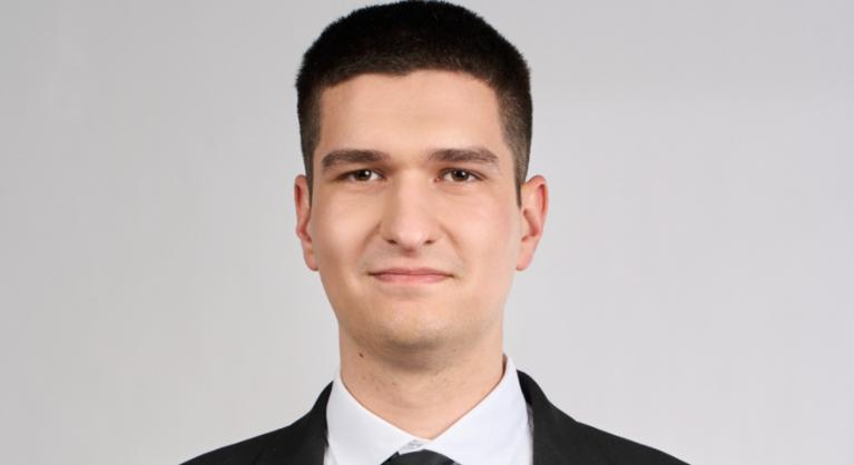 Az egyik 25 év alatti tiszás képviselő hivatalosan is lemondott adómentességéről