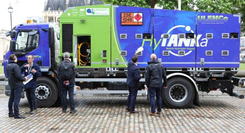 Nagy áttörés előtt a hidrogén teherszállítás – Ezzel a kettős üzemanyag-technológiával