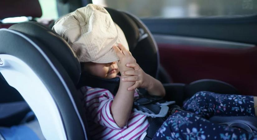 Szörnyű hibából lett tragédia – órákig az autó hátsó ülésén maradt egy 4 éves kislány