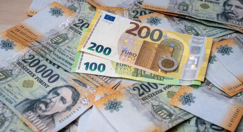 Ekkortól fizethetünk euróval Magyarországon – ezt jósolják a szakértők