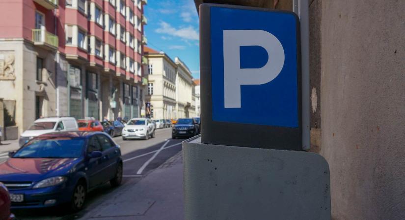 Eltűnnek a parkolóautomaták, egy kerület mégis most vásárol be