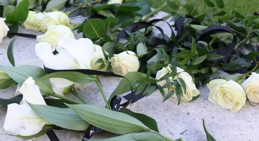Hónapokkal a szörnyű kenyai repülőgép-baleset után eltemették Süllős Gyulát és családját