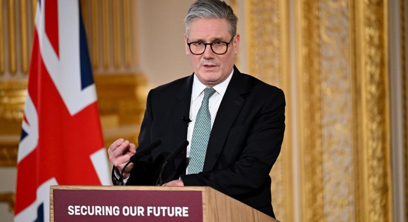 Hiába az Ukrajna-pártiság, Keir Starmer kénytelen volt lazítani az orosz üzemanyag-szankciókon