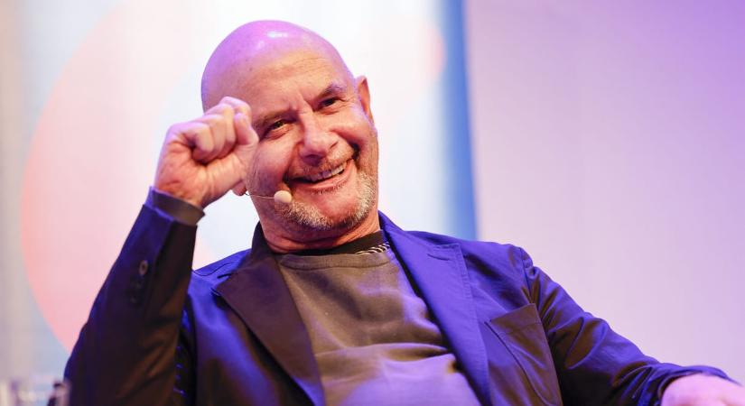 Nick Hornby ritkán ad interjút, de az Arsenal győzelme miatt kivételt tett, és Budapestre is eljön a döntőre