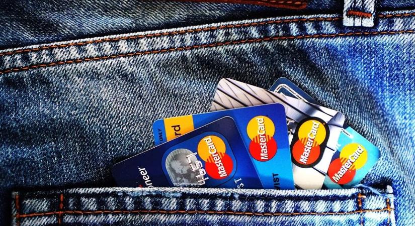 Újabb bank jelentett be leállást, erre készülhetnek az ügyfelek