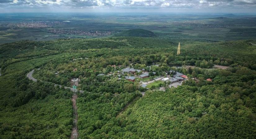 Pünkösdi roham Egerben és a Mátrában: alig maradt szabad szoba a hosszú hétvégére