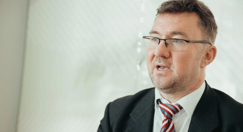 Az OTP-nél folytatja az ország egyik legismertebb energiapiaci elemzője
