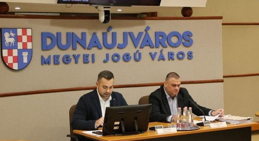 Vezetői kinevezésekről, indítható óvodai csoportszámról is döntöttek a díjátadó után