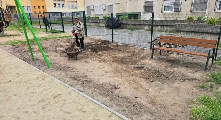 Balesetveszélyes játszótérre figyelmeztetnek Debrecenben