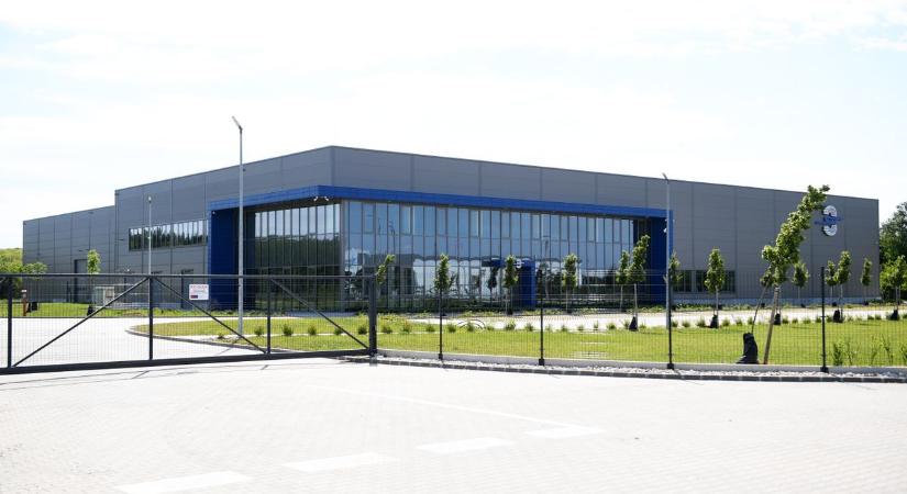 Másfél éve töküres a 2,3 milliárdból felhúzott kaposvári gyárépület