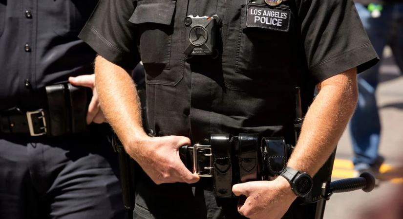 Lekapcsolták a fiatalokat vegzáló „szabadnapos rendőrt”