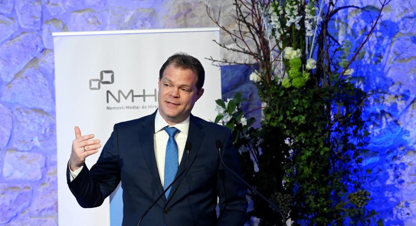 Az NMHH elnöke is aláírta az MCC megmentéséért indított aláírásgyűjtést