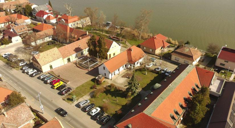 Ráckeve II. világháborús emlékhelyének környezetalakítása – Hallgatói ötletpályázat