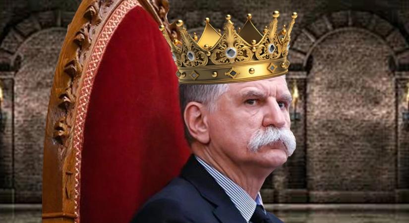 Imádni fogod: Kövér Lászlót pont úgy küldték el a búsba, ahogy ő szokott ugatni a székéről