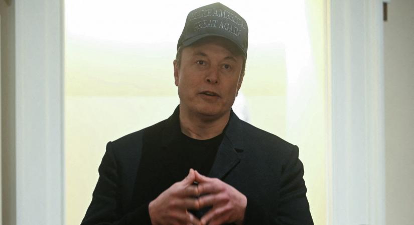 Elon Musk minden idők legnagyobb tőzsdei bevezetését tervezi a SpaceX-szel